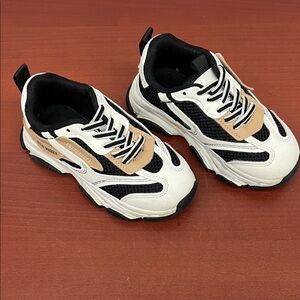 Steve Madden Kids Sneakers - Black, White, Tan